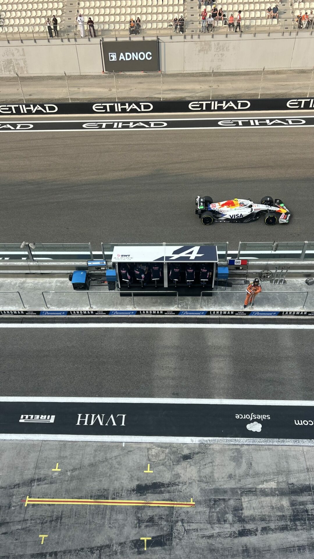 Photo 06-12-2025 15 14 52