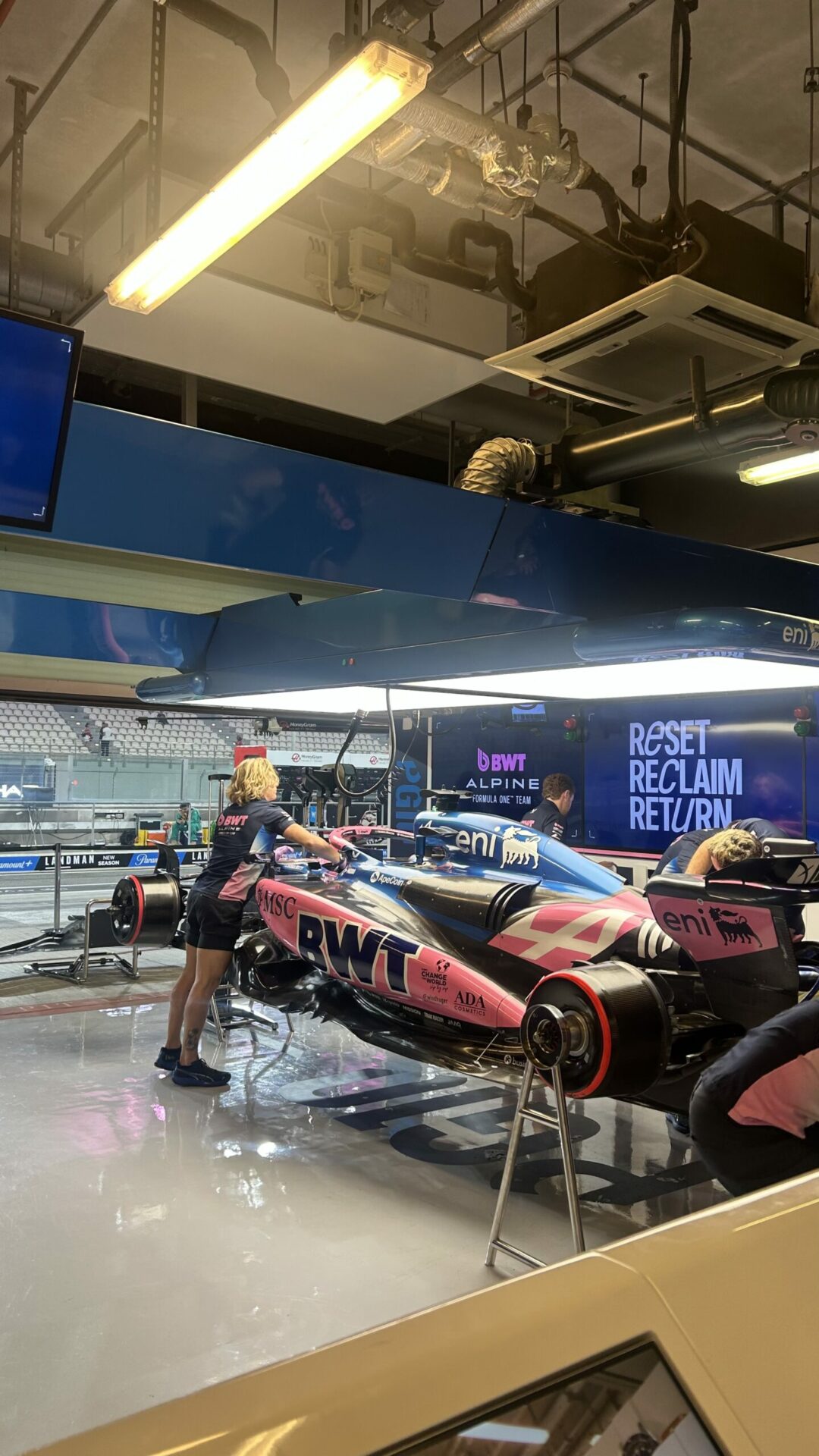 Photo 06-12-2025 19 20 17